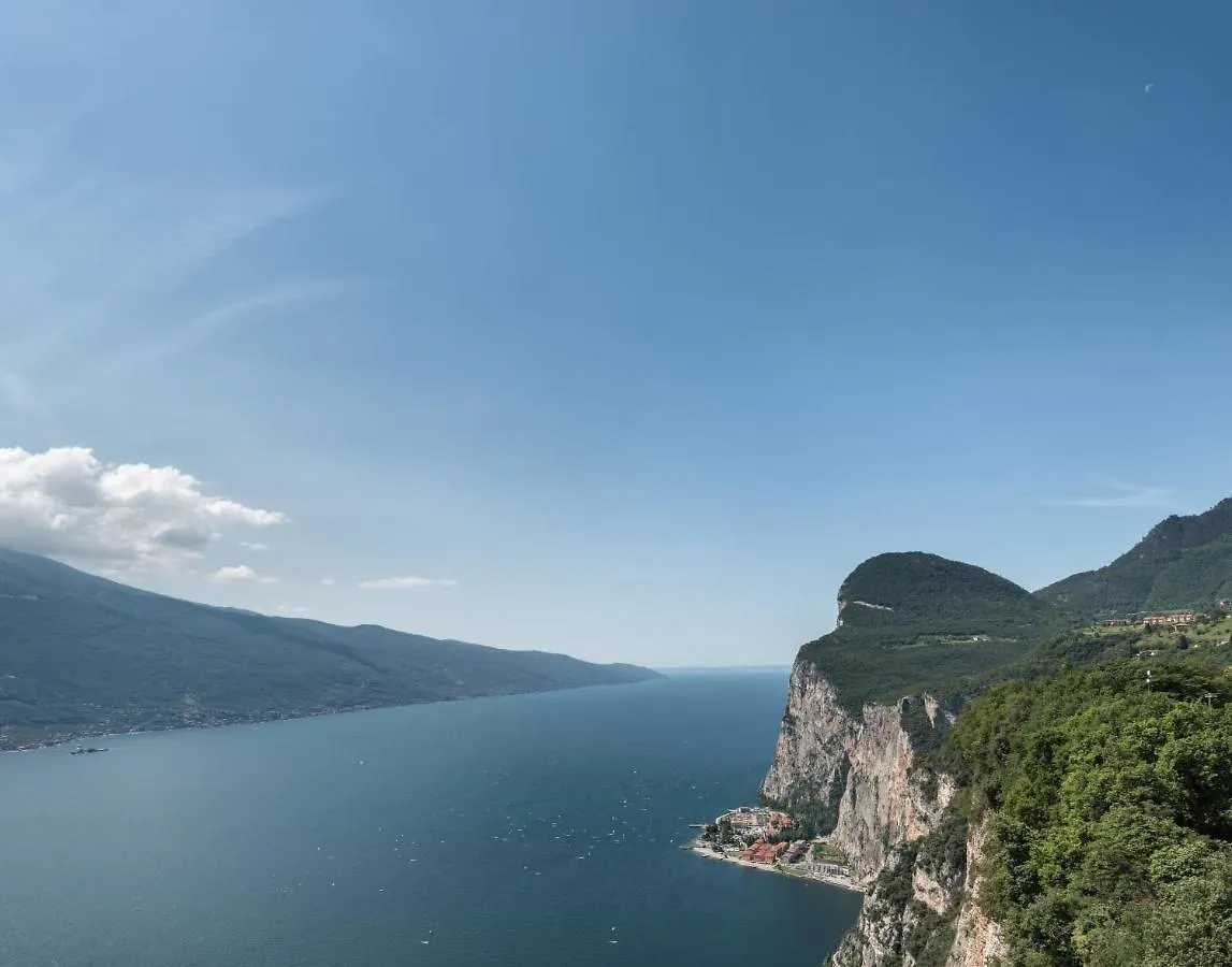 Campione Univela Hostel Campione del Garda