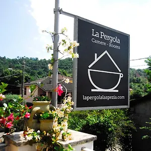 La Pergola Private Parking 2*, Vezzano Ligure Itálie
