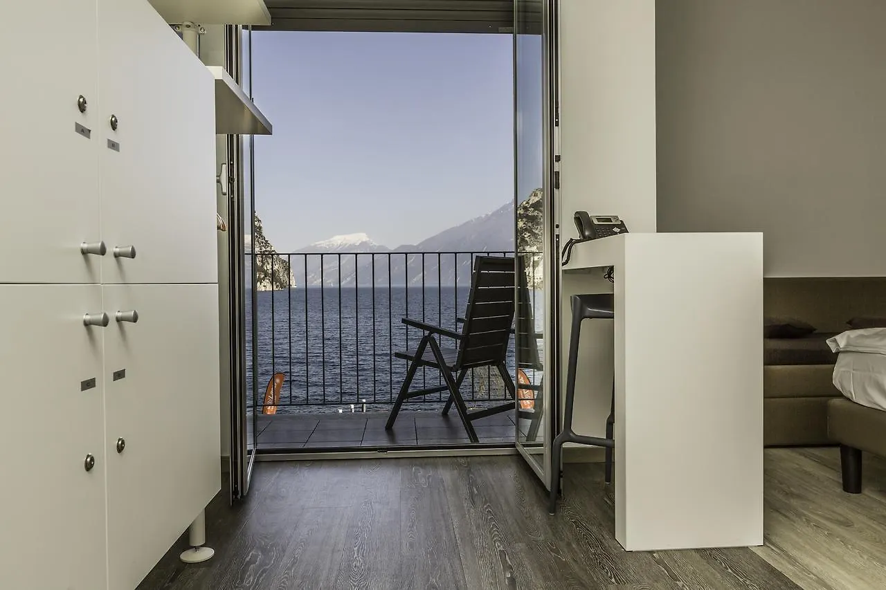 Campione Univela Rooms & Beds - Private Beach Tremosine
