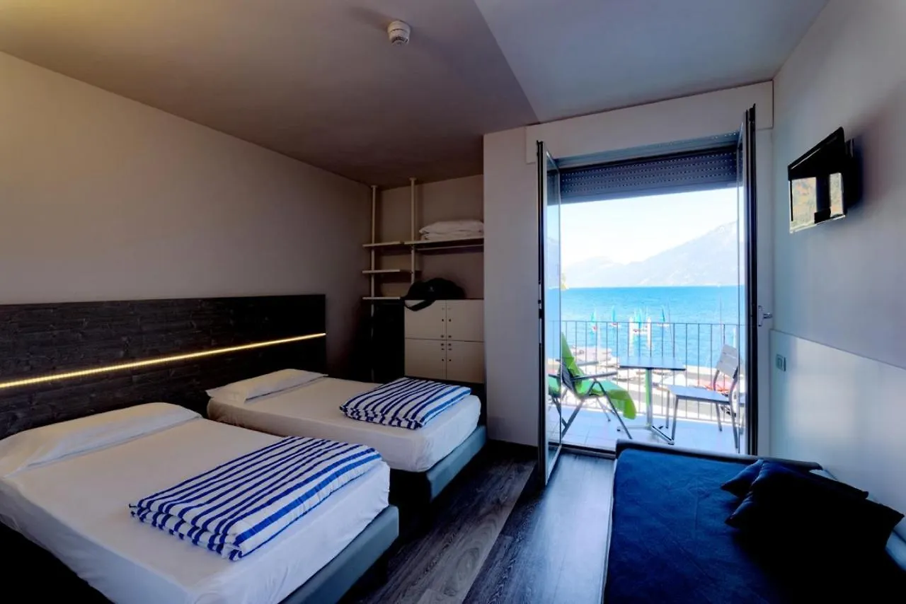 Campione Univela Rooms & Beds - Private Beach