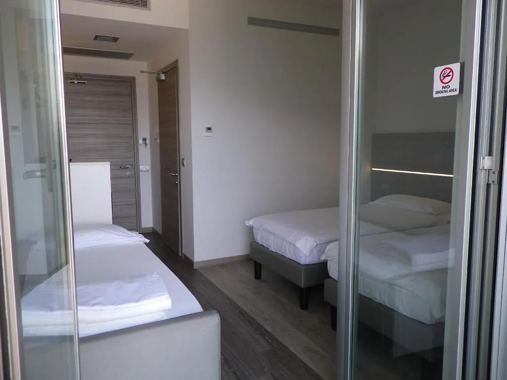 Campione Univela Rooms & Beds - Private Beach Хостел Tremosine