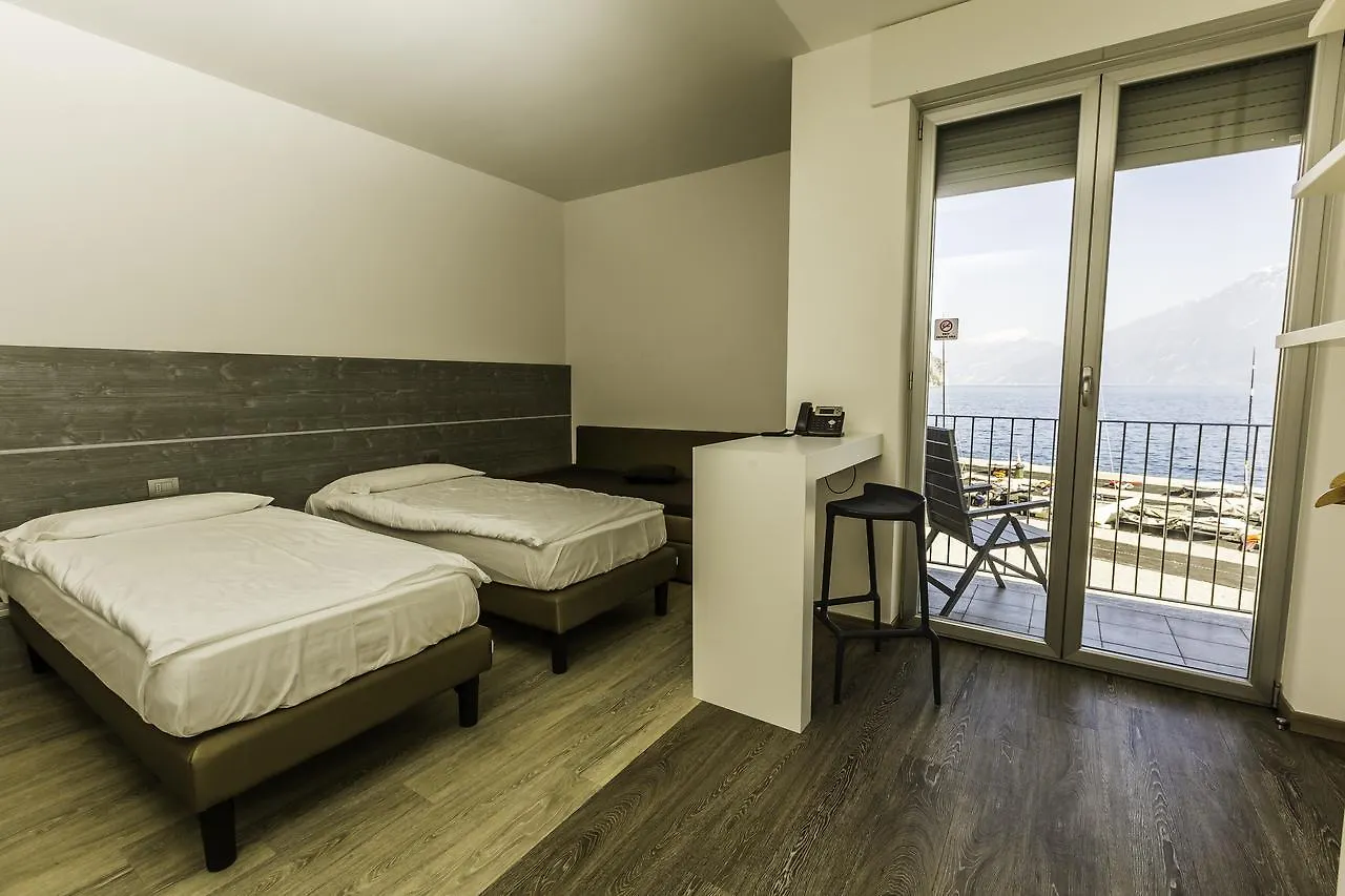 Хостел Campione Univela Rooms & Beds - Private Beach